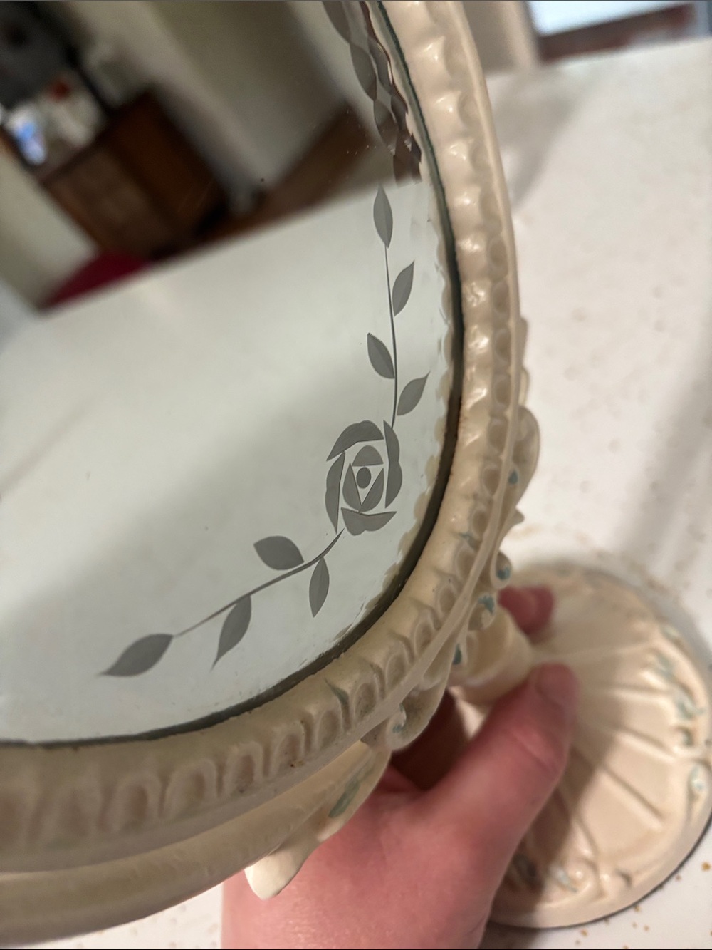 Vintage Style Ornate Oval Vanity Mirror in Cream - Picture 4 of 8